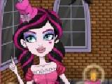 Play Draculaura s fangtastic makeover now