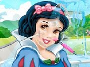Play Snow White Makeover Salon now