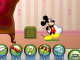 Play Mickey And Friends In Pillow Fight now